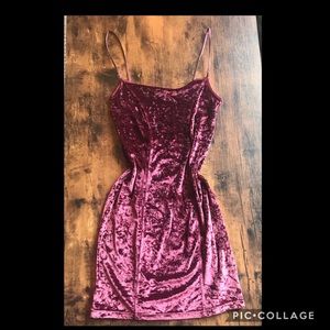 Huit 8 velveteen chemise. Wine color. Stretchy